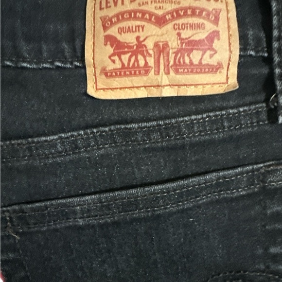 Levi's 501 Original Fit High-Waisted Black Jean Shorts Distressed - Picture 9 of 12